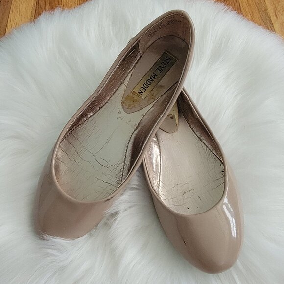 Steve Madden Taupe Flats - Picture 1 of 7